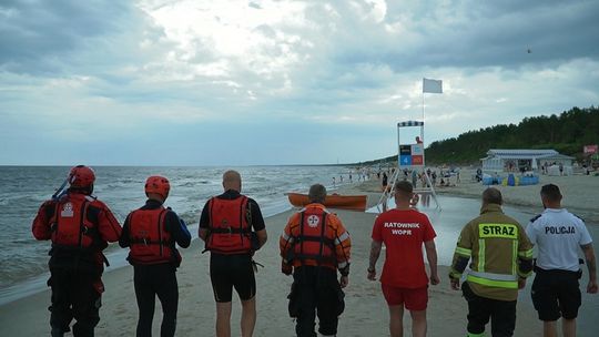 Akcja ratunkowa w Stegnie. Policjanci apelują o zachowanie rozsądku.