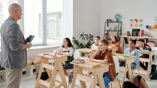Burmistrz Miasta Malborka oraz Naczelnik Wydziału Oświaty, Kultury i Sportu gośćmi Malborskiego Okna Dialogowego.