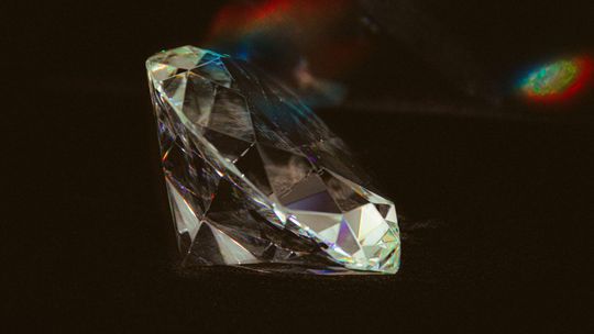 Diament naturalny czy laboratoryjny - czym się różnią?