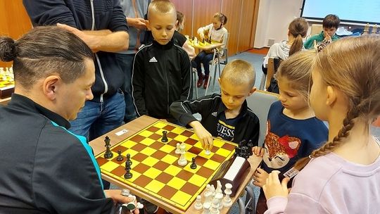 Drużyna SP nr 6 z Malborka najlepsza podczas I Pomorskiej Ligi Szachowej Szkół Podstawowych 
