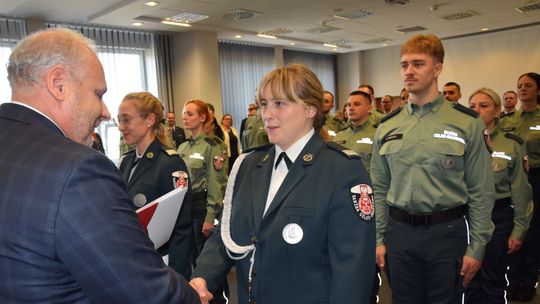 Gdańsk. Uroczysta zbiórka w Urzędzie Skarbowym z okazji Narodowego Święta Niepodległości