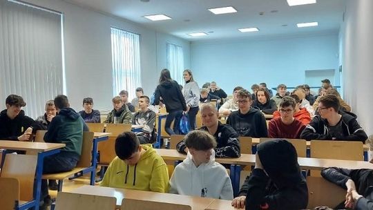 Informatycy i programiści z Technikum nr 3 z wizytą w Akademii Nauk Stosowanych w Elblągu