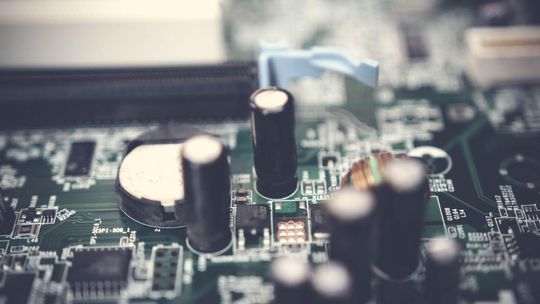 Jak ograniczać straty energii w układach energoelektronicznych?
