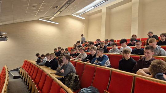 „Jak ujarzmić bestię” - uczniowie Technikum nr 3 wzięli udział w wykładzie.