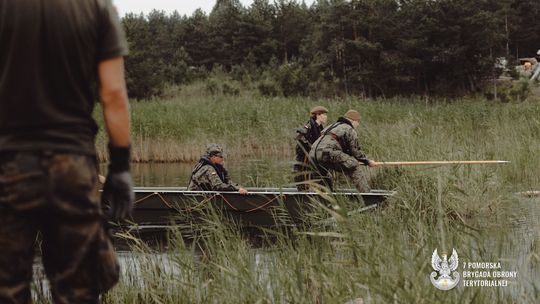 Jak wakacje to szkolenie pomorskich Terytorialsów na wodzie