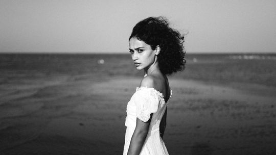 Jak wybrać właściwego producenta sukienek i zbudować trwałą współpracę