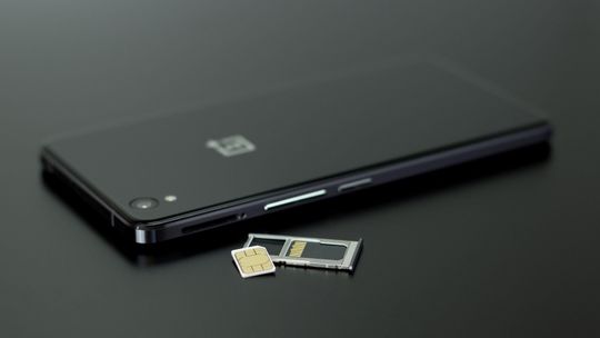 Karta sim do USA – jak zapewnić sobie internet i rozmowy podczas podróży