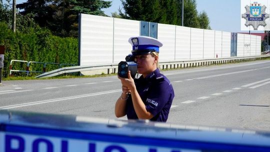 Kąty Rybackie. Kierowca pod wpływem alkoholu wyprzedał na podwójnej ciągłej.