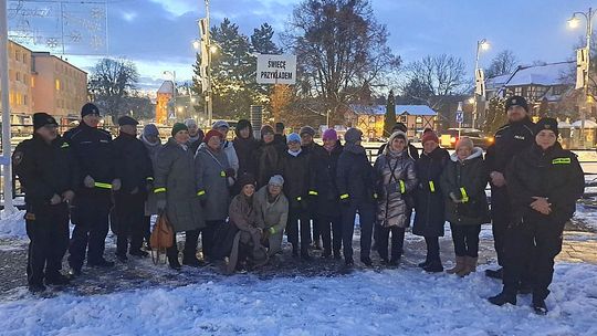 Malbork. Happening „Świeć przykładem – Noś odblaski!”