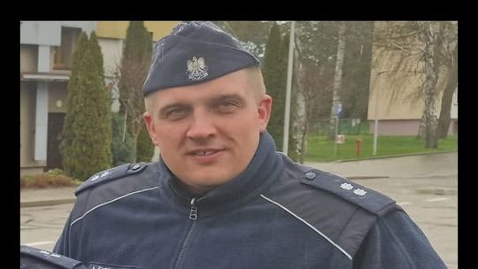 Malbork. Kolejny policjant pokazał, że pomaganie mamy we krwi.