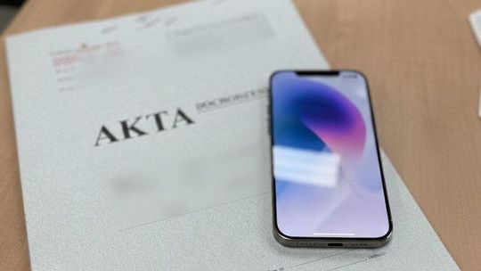 Malbork. Kryminalni odzyskali telefon o wartości 7 tysięcy złotych i zatrzymali sprawcę kradzieży.