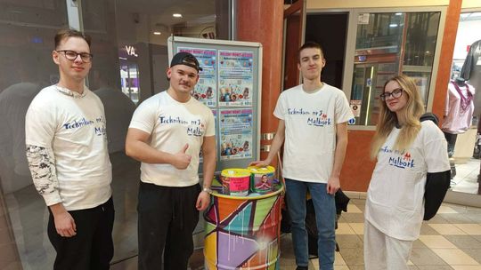 Malbork. Monety od Technikum nr 3 dla Zosi.