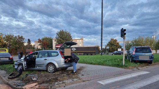 Malbork. Nie zastosowała się do sygnalizacji i spowodowała kolizję.