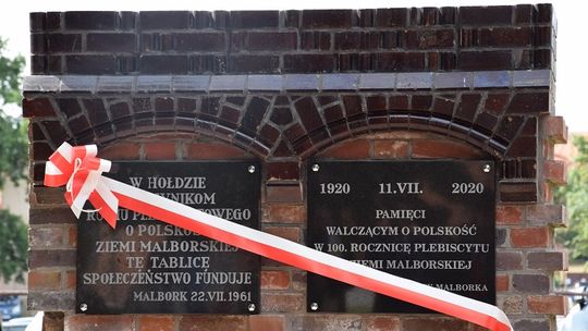 Malbork. Obchody 102. Rocznicy Plebiscytu na Ziemi Malborskiej oraz 79. Rocznicy Rzezi Wołyńskiej. 