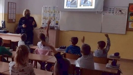 Malbork. Spotkania z pierwszakami w ramach projektu „Uczę się bezpieczeństwa”