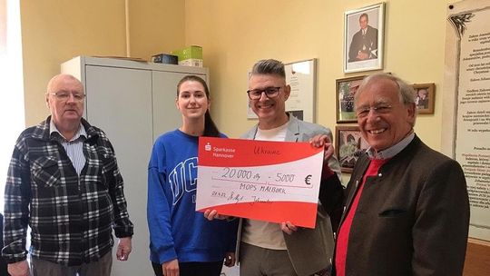Malbork. Transport z środkami medycznymi oraz 5 tys. euro na leki dla uchodźców z Ukrainy.