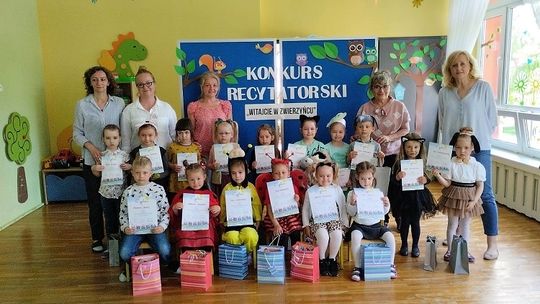 Malbork. „Witajcie w zwierzyńcu”- Przedszkolny Konkurs Recytatorski w Przedszkolu nr 5 im. Dzieci z Zamkowego Wzgórza 