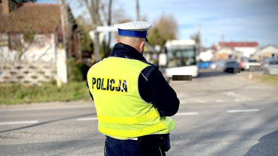 Malborscy policjanci podsumowują działania w okresie Wszystkich Świętych.