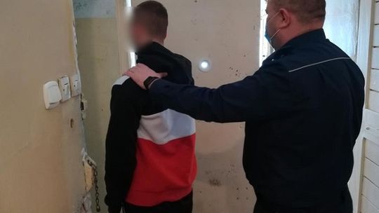 Malborscy policjanci zatrzymali cztery osoby podejrzane o pobicie 51-letniego mężczyzny. 