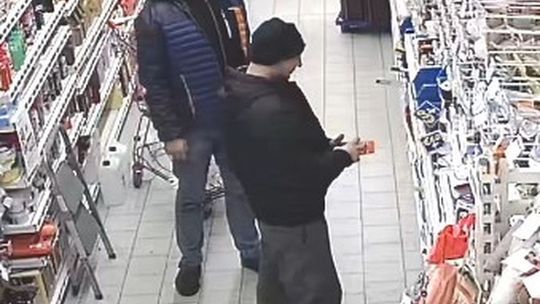 Malborska policja prosi o pomoc w zidentyfikowaniu sprawców pobicia mężczyzny.