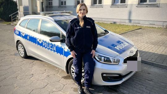 Malborskie policjantki uratowały mężczyznę, który dostał udaru za kierownicą samochodu.