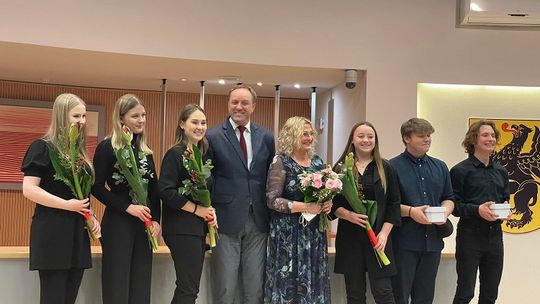 Maria Seibert oraz uczniowie I LO im. Henryka Sienkiewicza w Malborku zaproszeni do udziału w gali finałowej Nauczyciel Pomorza 2021 r.