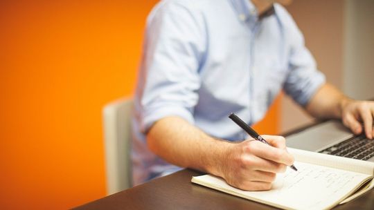 Masz pytania do ZUS? Skorzystaj z bezpłatnych szkoleń i dyżuru telefonicznego