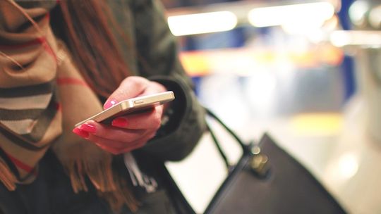 Nowa metoda internetowych oszustów. Policja apeluje, nie daj się oszukać!
