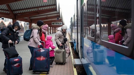 Pociągi POLREGIO przewiozły już ok. 5000 uchodźców, a liczba ta stale rośnie.