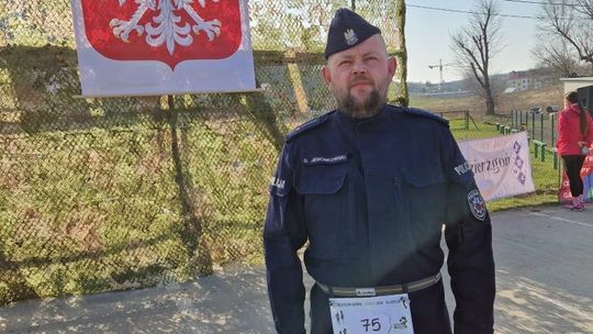 Policjant sztumskiej drogówki czwarty w biegu Tropem Wilczym.