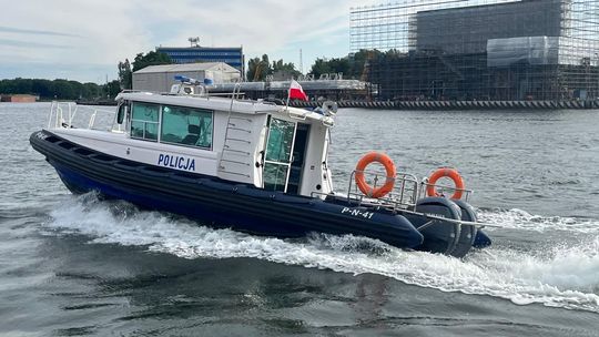 Pomorze. Bezpieczni na wodzie dzięki czujności patrolu – dwie akcje ratunkowe policjantów z komisariatu wodnego.