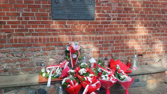 🎧Posłuchaj: 87. rocznica sowieckiej agresji na Polskę. Malbork oddał hołd Sybirakom.