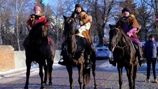 🎧Posłuchaj: Barwna tradycja znów połączyła Malbork. Orszak Trzech Króli przeszedł ulicami miasta.