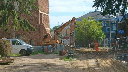 🎧Posłuchaj: Cały czas trwa modernizacja sieci i wymiana nawierzchni na Starym Mieście w Malborku.