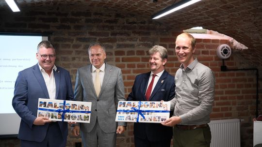 🎧Posłuchaj: Dekady partnerstwa z Nordhorn i Monheim Am Rhein.