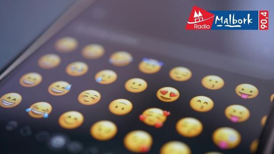 🎧Posłuchaj: Emotikony czy słowa? Co częściej wybierają mieszkańcy?