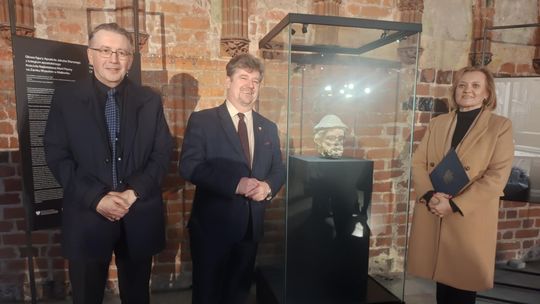 🎧Posłuchaj: Głowa św. Jakuba wróciła do Malborka po dekadach. XIV wieczny zabytek znów na Zamku Wysokim.