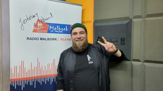 🎧Posłuchaj: Karol Olszewski gościem Radia Malbork – "Po co Ci lepiej", czyli o pierwszym solowym utworze wokalisty.