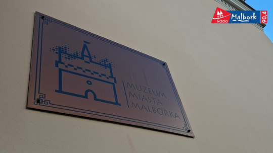 🎧Posłuchaj: Koniec i początek w Malborku – Nowa wystawa odsłania tajemnice roku 1945.