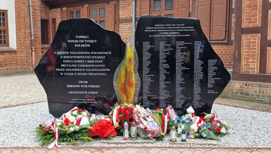 🎧Posłuchaj: Malbork uczcił pamięć Ofiar Zbrodni Wołyńskiej oraz Rodaków z Kresów Wschodnich.