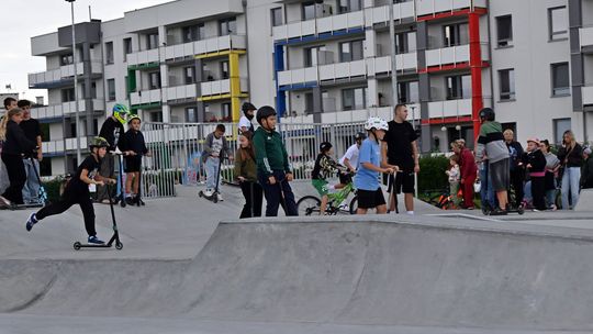 🎧Posłuchaj: Mieszkańcy Malborka mogą już korzystać z nowego skateparku i pumptracka!