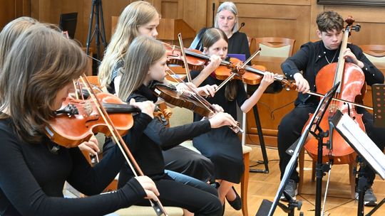 🎧Posłuchaj: Muzyczne spotkanie w malborskim magistracie. Malbork i Włodzimierz we wspólnym projekcie.