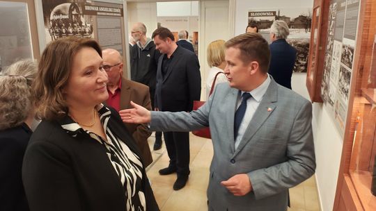 🎧Posłuchaj: Od wody po wino – nowa wystawa w Muzeum Miasta Malborka świętuje 740 lat historii.