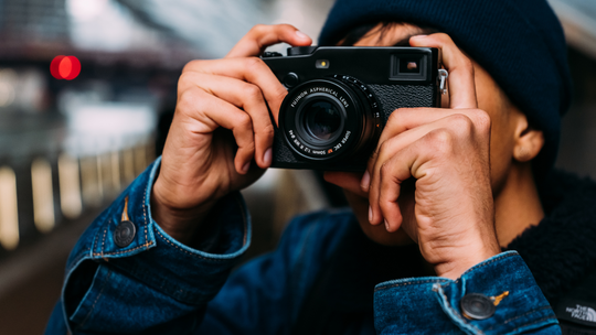 🎧Posłuchaj: Opowieści zaklęte w kadrze – warsztaty fotograficzne w Szkole Łacińskiej.