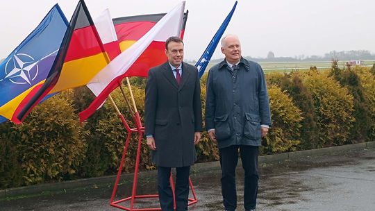 🎧Posłuchaj: Spotkanie wiceministrów obrony Polski i Niemiec w 22 Bazie Lotnictwa Taktycznego w Malborku.