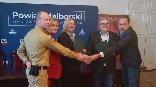 🎧Posłuchaj: Słoneczne dachy w Malborku. 120 tys. zł dofinansowania na fotowoltaikę dla strażaków.