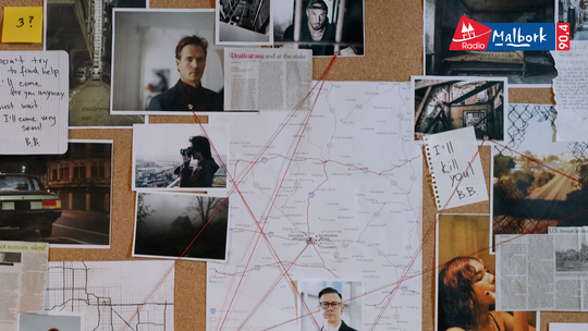 🎧Posłuchaj: Wieczór pełen tajemnic w Szkole Łacińskiej – "Ślady Zbrodni" tylko dla dorosłych.