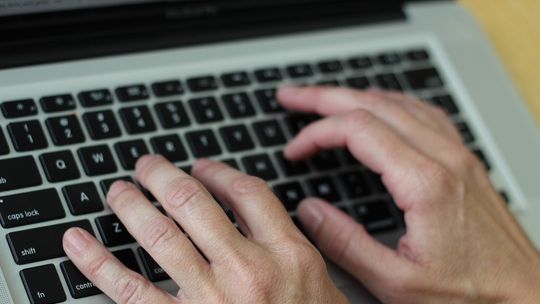 🎧Posłuchaj: Zasiłek chorobowy bez tajemnic. ZUS zaprasza na szkolenie online