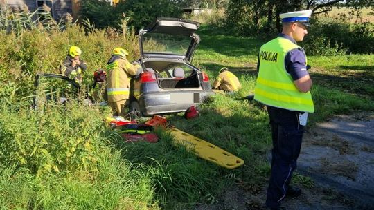 Powiat malborski. Kolizja z udziałem kierującego bez uprawnień oraz wypadek spowodowany przez 84-letniego mężczyznę.