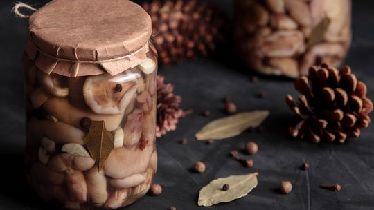 Przetwory z grzybów ? co warto przygotować na zimę?